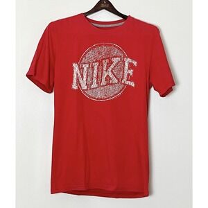 Nike Graphic T-Shirt Men's Small Red Circle Graphic Sportswear‎ BlokeCore Gym